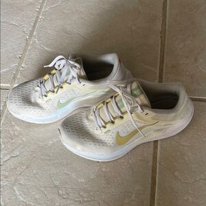 Nike Cream Running Shoes with Pastel Yellow and Mint Accents